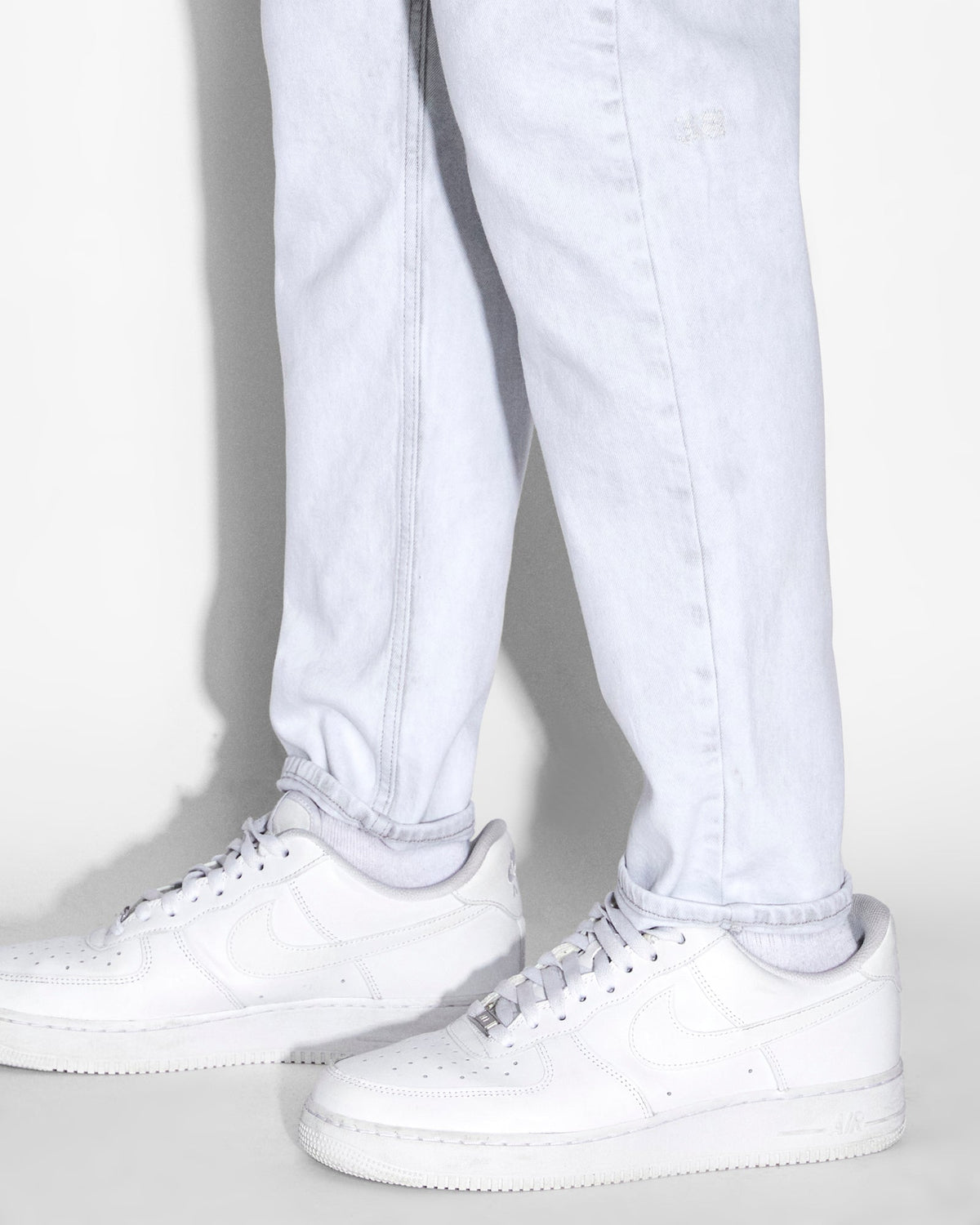 Mens Bullet Habits Relaxed Denim Jeans - White