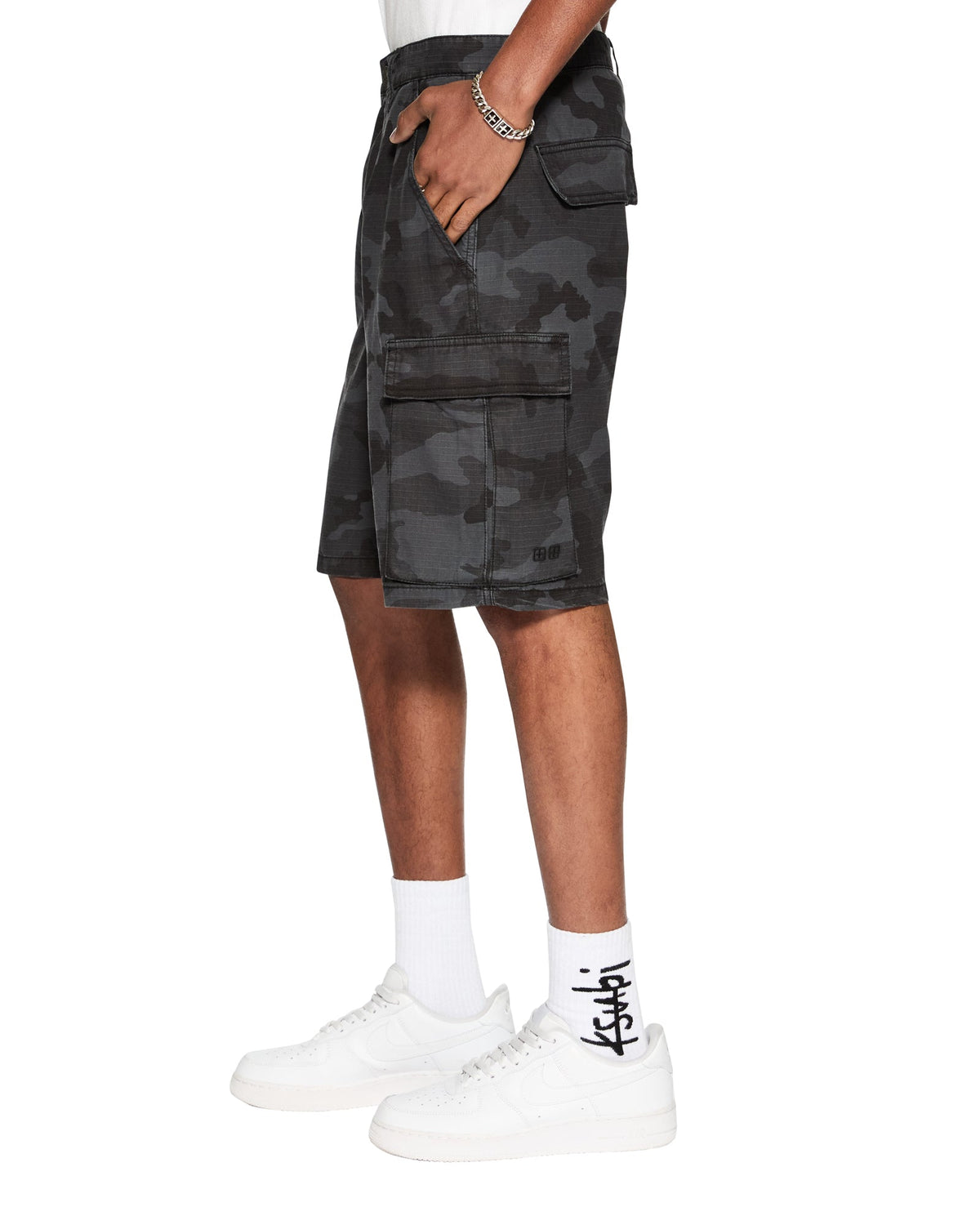 FUGITIVE CARGO SHORT BLACK CAMO