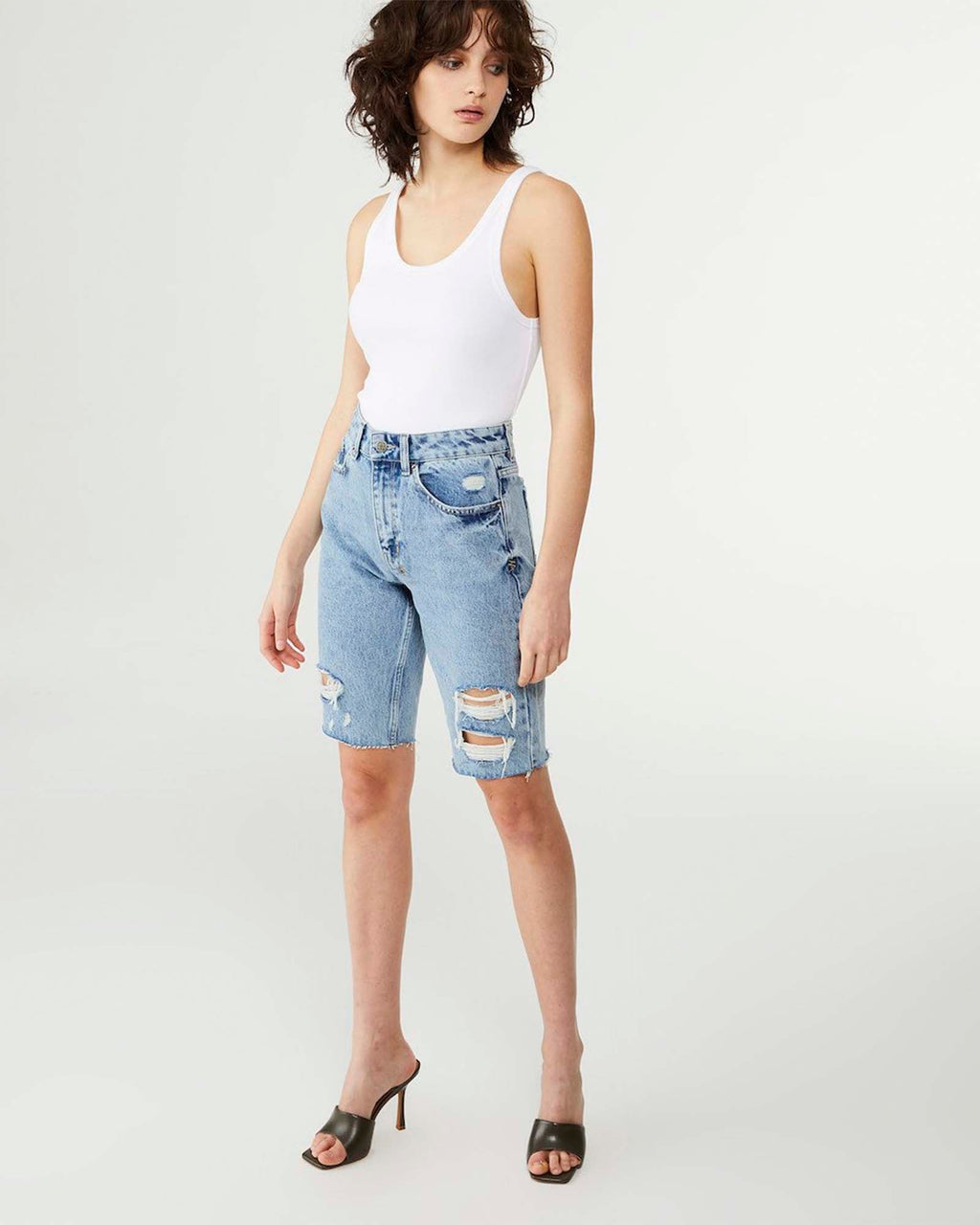 WOMENS APP LAYE SHORT OVERKAST WALKSHORTS